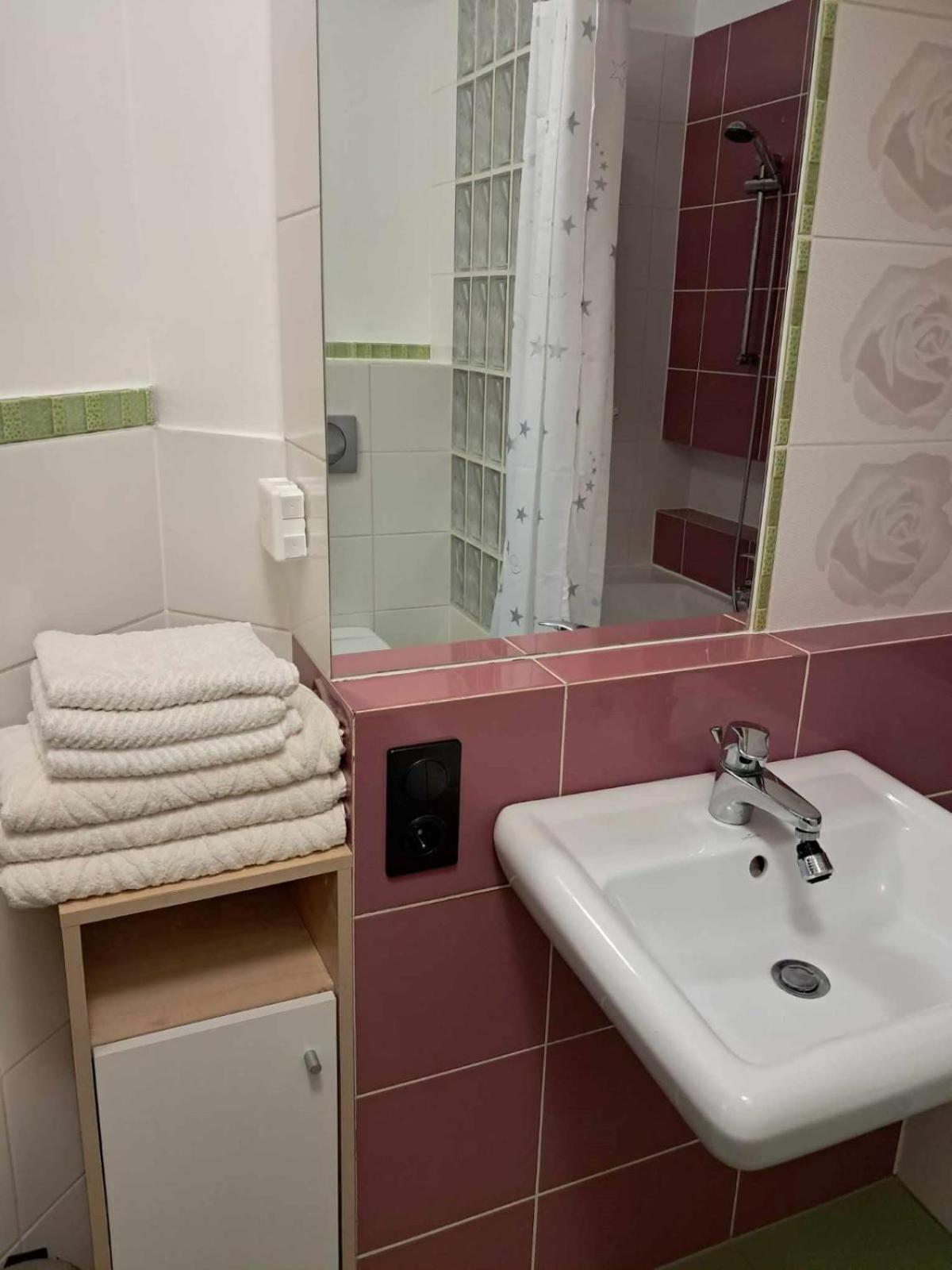 Apartament Julia 1-4 Os Parter Balkon Garaz Westerplatte Kielce Zewnętrze zdjęcie